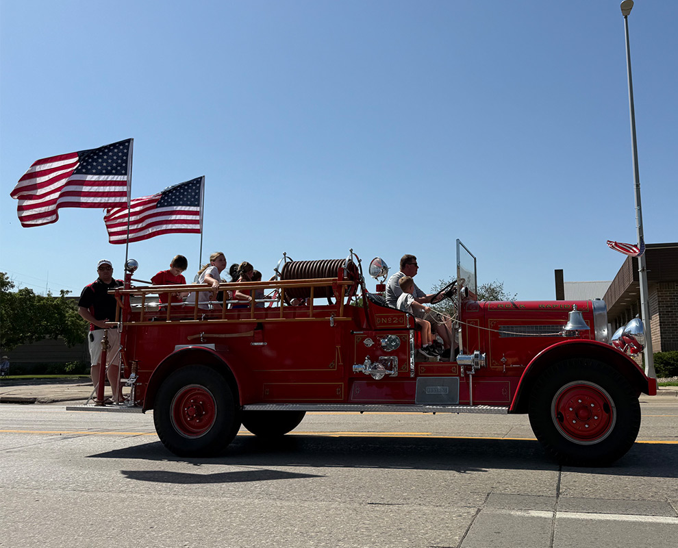rr-post-posts-2025-hd2025-parade2-990x800